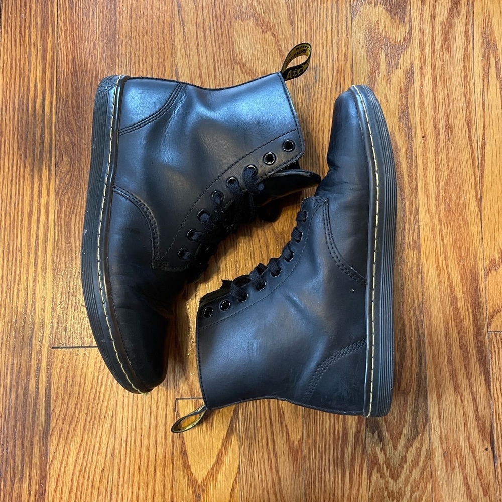 Dr. Martens Tobias Boots US Mens 8 Womens 9
